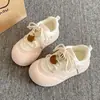 Zapatillas de Suela Gruesa Estilo Coreano Zapatos Blancos Chic Nuevos Zapatos de Mujer Primavera y Otoño 2026 Zapatos Casuales Versátiles para Estudiantes