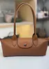 Bolso Mini Dumpling de Piel de Cordero con Adorno de Dragón Francés, Bolso Bandolera Tipo Baguette, Bolso de Mano con Adorno de Dragón, Bolso Ligero Versátil de Moda para Mujer