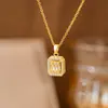 Collar de cereza roja de vino de alta calidad para mujer 2024, nueva moda, diseño de nicho de lujo ligero, cadena de clavícula, exquisita cadena para el cuello