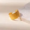 Anillo Abierto Minimalista de Acero Inoxidable con un Diseño Único y Sofisticado, Joyería de Pareja Moderna y Genial