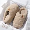 Pantuflas peludas para hombre para otoño e invierno 2026, estilo nuevo, talón cerrado, felpa cálida, suela gruesa, antideslizantes, pantuflas de algodón para interior del hogar, venta al por mayor