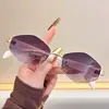 Óculos de Sol Modernos com Proteção UV, Óculos Poligonais de Metal Versáteis e na Moda, Óculos de Sol Pequenos com Armação de Personalidade Retrô, Estilo Olho de Gato