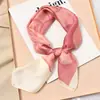 Pañuelo cuadrado pequeño de 70x70cm pañuelo de seda para mujer Primavera Otoño Invierno combinación con camisa decoración profesional pañuelo protector del cuello pañuelo fino