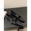 Zapatos Mary Jane Puntiagudos Tallados Vintage Chuyuji para Mujer, Zapatos de Una Sola Hebilla Bajos con Aumento Interno de Altura, Zapatos Pequeños de Cuero Versátiles para el Trabajo