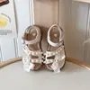 Sandalias Infantiles Nuevo Estilo 2026 Verano Cómodas y de Moda Sencillas Zapatos de Playa para Niñas Lazo de Perlas de Princesa Zapatos para Niños
