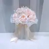197 boda novia sosteniendo flores rosa simulación licencia para recibir la mano de la novia lanzando flores accesorios para sesión de fotos de boda de viaje