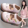 Zapatos de Cuero con Suela Suave para Niñas Sandalias Caladas Zapatos de Princesa Transpirables para Niños Verano 2026 Nuevo Estilo Zapatos Planos para Bebés Pequeños