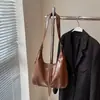Bolsa de ombro retrô de grande capacidade para mulheres, nova bolsa versátil para ombro e transversal 2026, bolsa de mão tote para o dia a dia