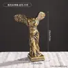 Coleção de Ornamentos de Luxo Luz Dourada Sala Modelo Escritório Sala de Estar Armário de Vinho Gabinete de TV Decoração Artesanato em Resina