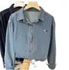 Foto Real de Artículos en Stock: Camisa de Mezclilla Delgada con Forro Polar, Cuello Polo, Bordado de Corazón Estilo Coreano, Botones al Frente, Holgada, Manga Larga, Primavera 2025