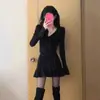 Nuevo Vestido Negro Pequeño de Primavera y Otoño con Escote en V Fruncido y Mangas de Campana Vestido Sexy con Pura Pasión Elegante y Ajustado Corto de Cadera
