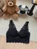 2005 # Sujetador Sexy de Encaje Estilo Francés con Escote en V Profundo, Almohadillas en el Pecho, Tirantes Finos Ajustables y Hermoso Diseño en la Espalda para Mujeres
