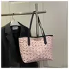 Bolsa Tote de Ombro Simples Estilo Preppy Moda Nova 2025 Laço Doce Feminino Grande Capacidade Bolsa Feminina