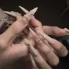 Decorações de Unhas com Cruz Gótica de 12 Peças, Populares Resina 3D em Relevo Rosa Nude Puro Decorações de Unhas