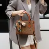 Bolsa de Ombro Único Transversal Nova Popular Feminina Tendência High-End Clássica Retrô Bolsa de Mão High-End
