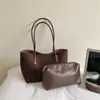 Bolsa tote simples de veludo fosco retrô para mulheres, bolsa versátil de grande capacidade para a faculdade e o trabalho, nova bolsa de ombro outono e inverno de 2026