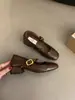 Viento Nocturno Nuevo Zapato de Tacón Grueso para Mujer Boca Baja Francesa Zapatos Individuales Otoño 2026 Estilo Coreano Zapatos Pequeños de Cuero Retro Tacón Medio Zapatos Mary Jane