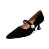 Nuevos Zapatos de Invierno 2025 de Tacón Alto, Zapatos Sexy de Punta Fina, Nuevos Tacones de Aguja de Gamuza con Perlas de Una Sola Correa, Versátiles para la Carrera de la Mujer
