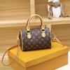 Bolso Boston Pillow de estilo coreano, versátil, con estampado retro, para mujer, bolso de mano, bandolera o bolso cruzado, colección verano 2026.