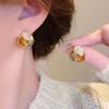 Pendientes coreanos de flores frescas y coloridas para mujer, modernos y ligeros, de lujo, con perlas de amor y un toque de estilo.