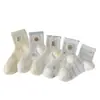 Calcetines Divertidos y Dulces de Oso de Dibujos Animados Bordados para Mujer, Calcetines de Algodón de Malla Transpirable Sin Costuras de Tubo Medio para Primavera y Verano