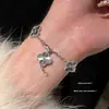 Pulsera Abierta de Flor de Circonita de Lujo Ligero, Pulsera de Temperamento de Moda y Gama Alta, Nicho Personalizado, Joyería de Mano Versátil y Única para Mujeres