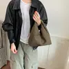 Bolso de mano de gamuza esmerilada con diseño de nicho estilo coreano para mujer, bolsa tipo nube plisada de gran capacidad, bolso de hombro y para el antebrazo