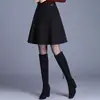Saia Midi Nova Moda Outono 2026 com Padrão Estrelado para Mulheres, Versátil, Cintura Alta, Emagrecedora, Cobre o Quadril, Corte Evasê, Tendência