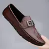 Mocassins com Padrão de Crocodilo Masculino Nova Coleção Primavera e Outono Slip-ons Masculinos Sapatos Casuais de Couro Masculino Solado Macio Sapatos Masculinos de Couro Genuíno