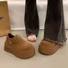 Sapatos de plataforma forrados com fleece com aumento de 7 cm de altura, sapatos femininos estilo Birkenstock, mocassins slip-on retrô outono/inverno 2025, sapatos de algodão para mulheres