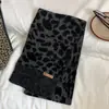 Bufanda Sexy de Estampado de Leopardo Dulce y Fresca para Mujer en Otoño e Invierno Estilo Coreano Cálida y a Prueba de Frío Bufanda de Lana Tejida Tendencia Estudiantil