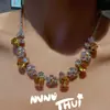 Joias: Colar de Pedra Preciosa Flor Margarida Cor Clara, Conjunto de Luxo de Alto Padrão para Mulheres Ricas, Conjunto de Brincos Floridos Coloridos com Diamante Brilhante