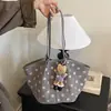 Bolsa Tote Vintage de Camurça com Bolinhas para Mulheres 2026 Novo Modelo Grande Capacidade Bolsa Bucket Simples para Trabalho Bolsa de Ombro/Axila
