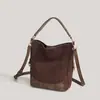 Bolso de Gamuza de Venta Caliente para Mujer con Acabado de Lujo, Moderno y Versátil, Bolso de Hombro Cruzado, Nuevo Bolso Cubo de Nicho de Gran Capacidad para Mujer