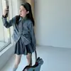 Conjunto de Colete de Couro de Outono para Meninas 2026 Novo Elegante e Chique Roupa de Outono para Bebês e Crianças Conjunto Casual de Três Peças