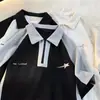 Camiseta Retro Americana Bordada com Polo Color-Blocking para Homens e Mulheres, Top de Verão com Gola de Manga Curta para Casal