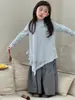 Conjunto de Camiseta Básica de Punto para Niñas 2026 Primavera Estilo Coreano para Niños Hueco Irregular Elegante Pantalones de Pierna Ancha Conjunto de Tres Piezas