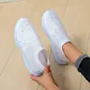2022 Nuevos Zapatos Deportivos Transpirables Casuales de Comercio Exterior con Pedrería Talla Grande Zapatos Tejidos Voladores Malla Tenis de Moda para Mujer