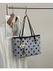 Bolso Tote de Lunares de Gran Capacidad Tendencia 2026 Modelo Nuevo Nicho Casual Elegante Simple Bolso de Hombro para Mujer Bolso de Axila