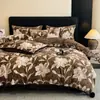 Juego de Cama de Felpa de Leche Engrosada de Invierno de Cuatro Piezas Sábana Completa de Terciopelo Estampado Estilo Pompón de Pelo de Conejo Juego de Tres Piezas Estilo Sábana Ajustable