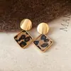 Brincos Simples de Moda com Estampa de Leopardo e Design Oval Vazado em Prata, Brincos de Luxo Leve de Alta Qualidade, Acessórios de Orelha Versáteis de Nicho Europeu e Americano