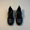 Versão em Couro~Mocassins de Solado Grosso com Fechos de Velcro, Sapatos de Couro Slip-On, Versáteis para o Dia a Dia, Sapatos de Salto Grosso Únicos em Couro Genuíno para Mulheres
