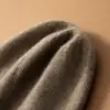 Nuevos Sombreros de Cachemira Otoño e Invierno 2024 para Hombres y Mujeres, Combinación de Colores, Sombreros de Lana de Punto de Punta de Moda y Versátiles
