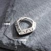 Personalidad Europea y Americana Acero de Titanio Vintage Distressed Aretes Retorcidos Pasador de Oreja Delgado Anillo de Oreja Aretes para Hombres y Mujeres
