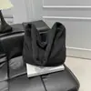Bolsa Feminina de Grande Capacidade Bolsa de Veludo Cotelê Bolsa Tote 2025 Nova Tendência de Moda Outono e Inverno Bolsa de Ombro de Veludo Cotelê para o Dia a Dia
