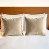Venta al por mayor de fábrica de fundas de almohada de terciopelo holandés especial para casas de huéspedes y hoteles, fundas de cojín de felpa para sofá, personalización navideña transfronteriza