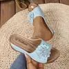Pantuflas de cuña de talla grande transfronterizas para mujer 2025 Nuevo estilo de verano con diseño calado Sandalias Temu de venta caliente para mujer Sandalias ligeras para exteriores