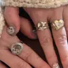 Anillo de compromiso de metal frío estilo coreano con forma de corazón y diamantes, vintage, delicado, moderno, único, apilable, anillo versátil para el dedo índice