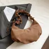 Bolso de Hombro Plegado Simple Estilo Coreano Bolsa Dumpling para Mujer Nuevo Estilo Invierno 2025 Bolso Cruzado de Hombro Único de Textura Simple de Alta Calidad