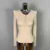 Camisa Base Feminina de Manga Longa Cor Sólida Versátil Slim Fit Doce e Picante Valoriza a Silhueta Sexy Feminina Moda Dongdaemun Coreana